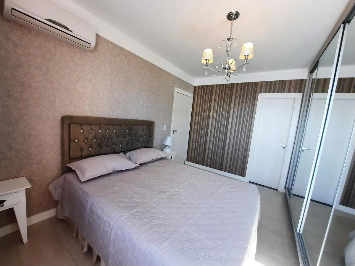 3 Suites Linda Vista Da Orla De Bc A 50M Da Praia - Somente Familiares Balneario Camboriu Brazil