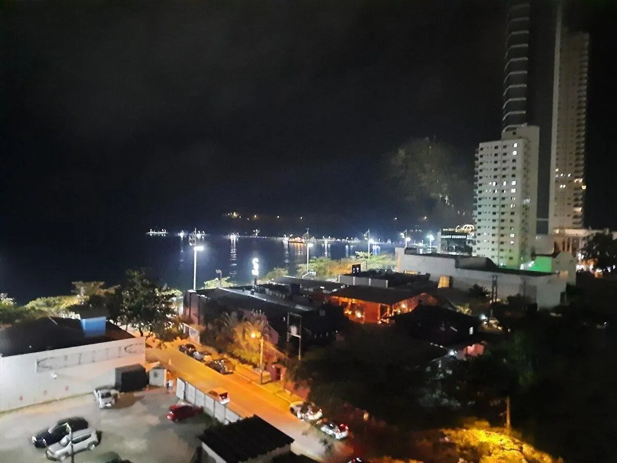 3 Suites Linda Vista Da Orla De Bc A 50M Da Praia - Somente Familiares Balneario Camboriu