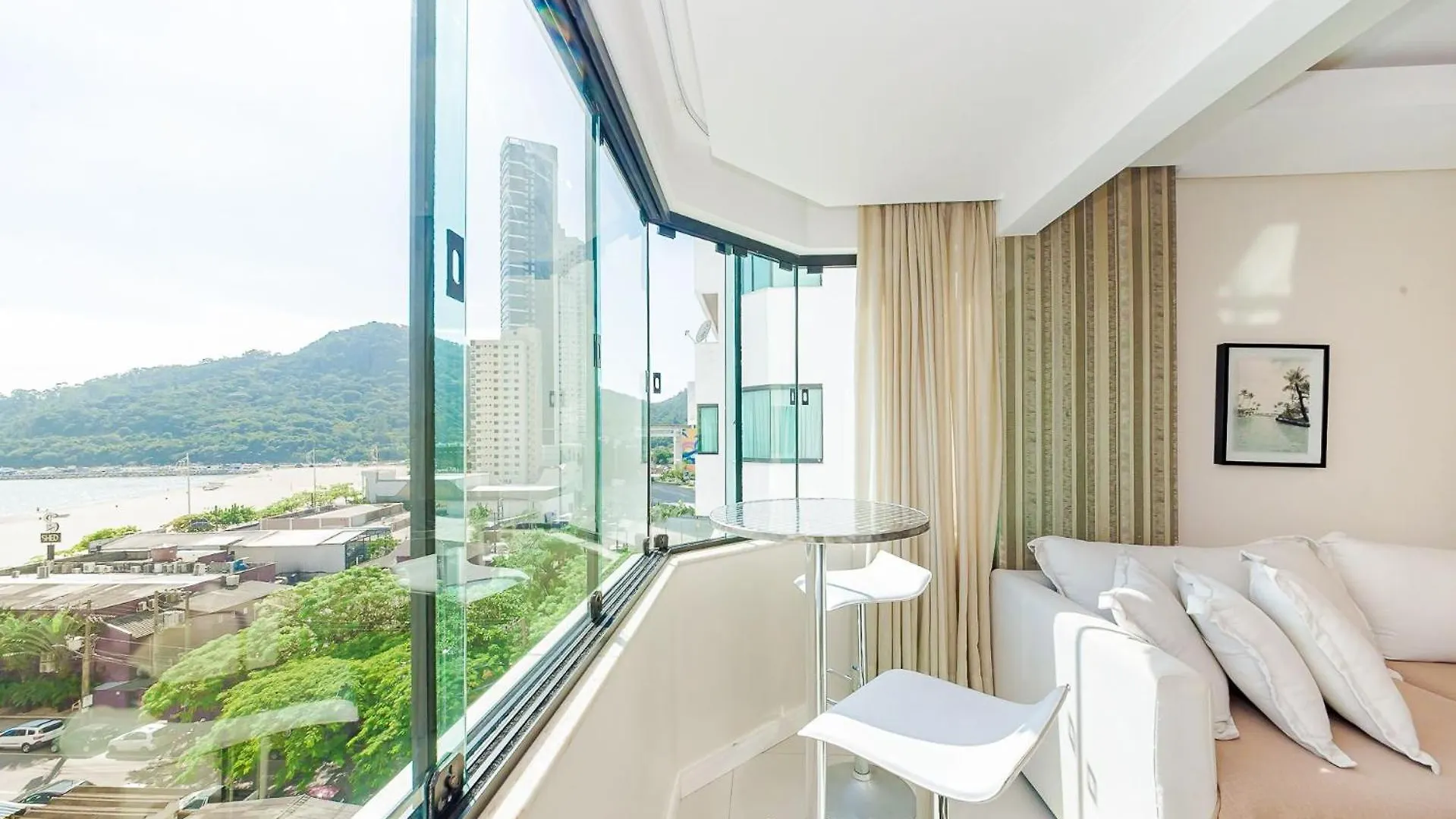 3 Suites Linda Vista Da Orla De Bc A 50M Da Praia - Somente Familiares Balneario Camboriu 0*,  Brazil