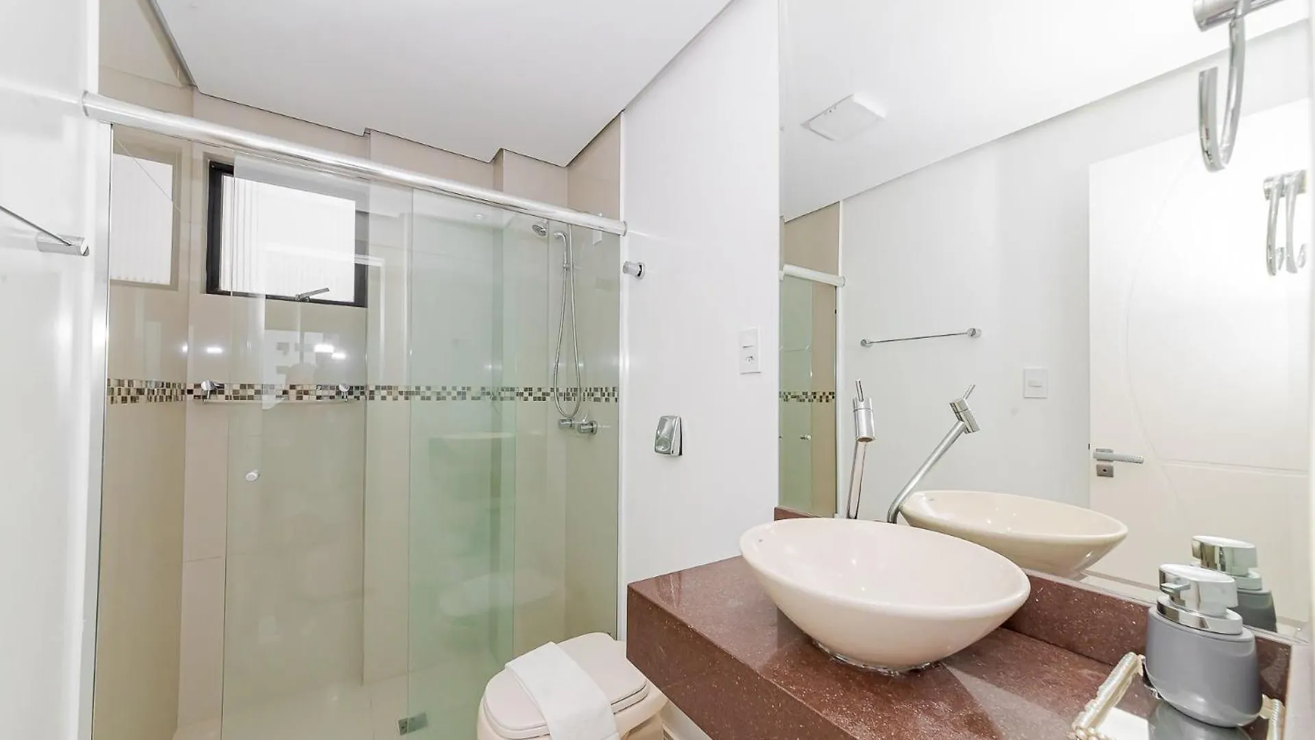 Apartment 3 Suites Linda Vista Da Orla De Bc A 50M Da Praia - Somente Familiares Balneario Camboriu Brazil